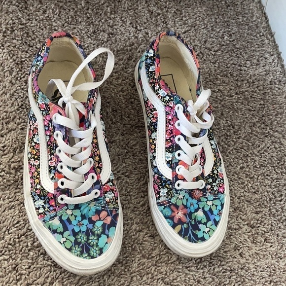 Vans Liberty Fabrics x Old Skool Tapered 'Patchwork Floral Black Multi'size 6.5 - Picture 4 of 11